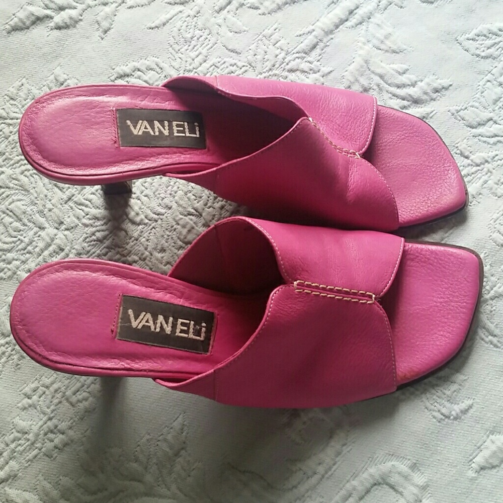 Used Vaneli pink sandals size 6